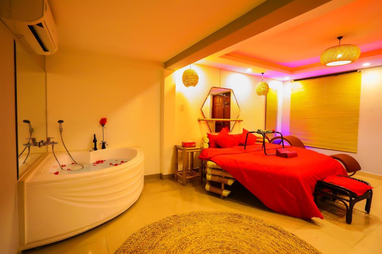 Lồng đèn đỏ Khách sạn tình yêu